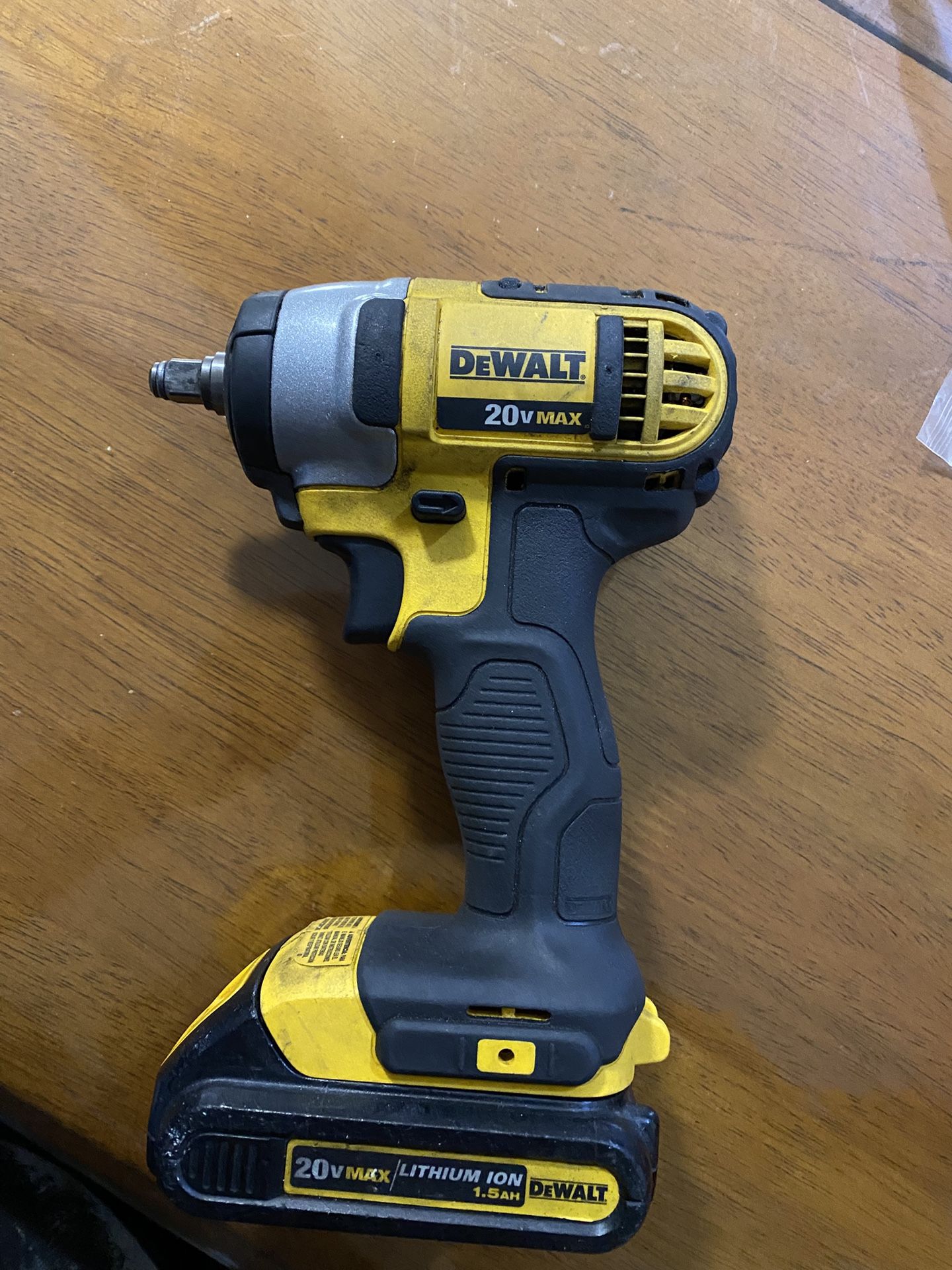 Drill De Impact De 3/8 Con Batería Para Dados Mecanicos