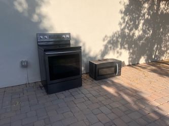 Samsung stove and microwave set