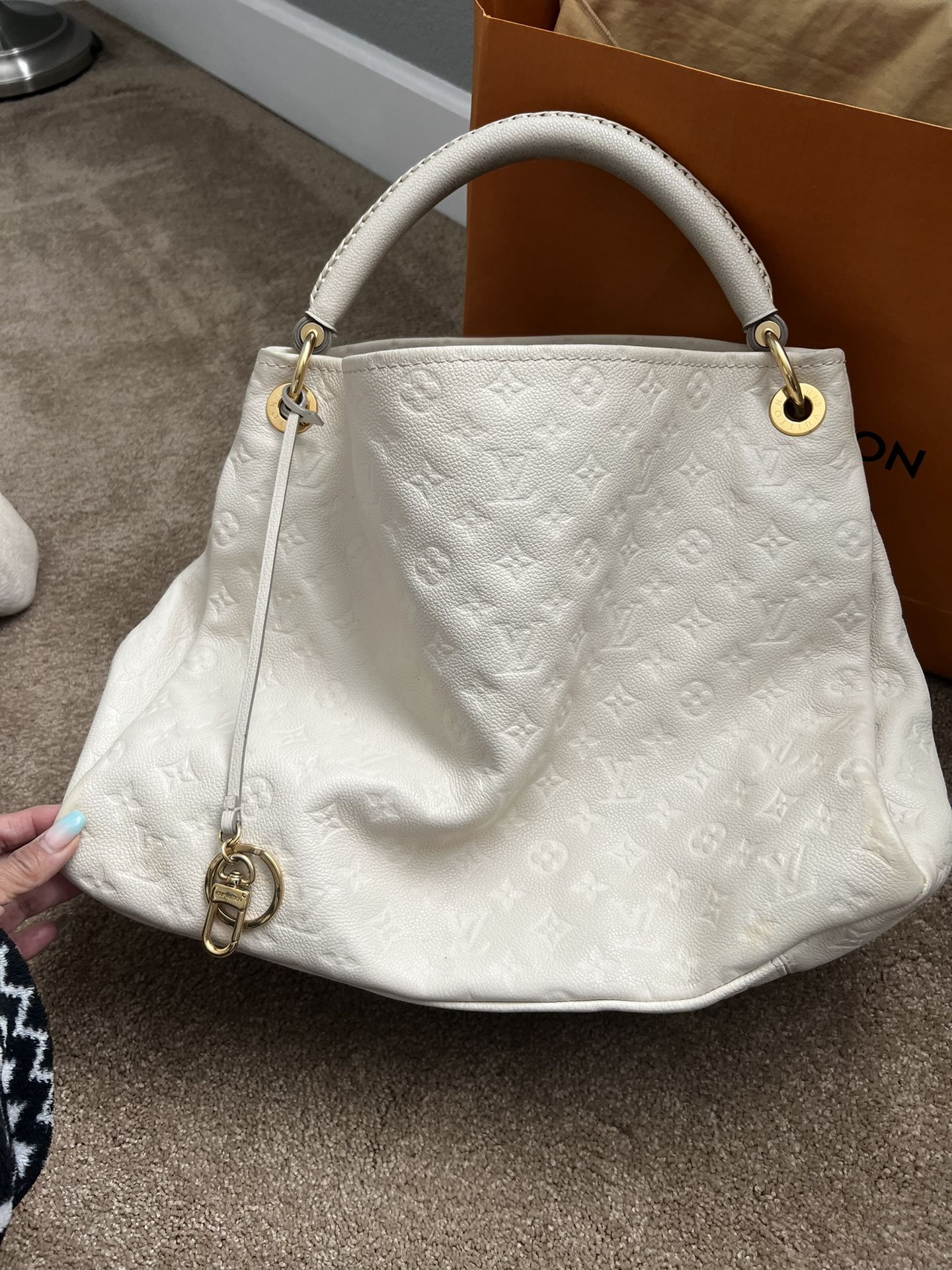 Louis Vuitton Artsy Emperiente Off White Color