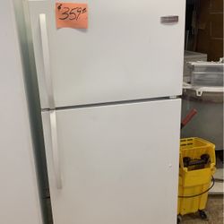 Frigidaire Refrigerator White .  Warranty  . Delivery Available . 2203 Fowler St. 33901