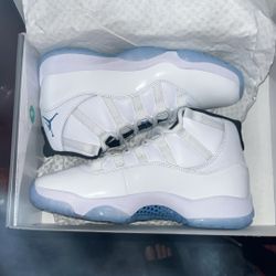 Jordan 11s University Blue 