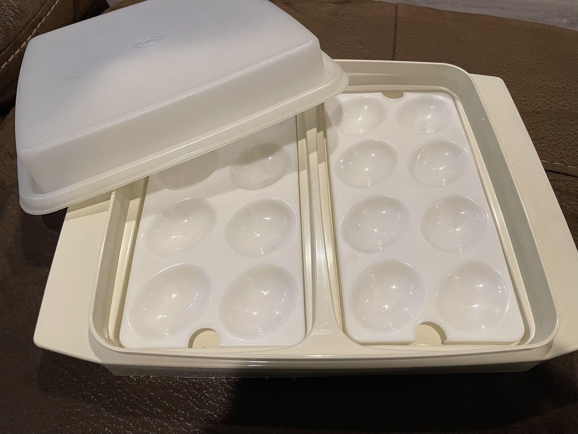 vintage tupperware deviled egg tray