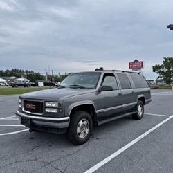 GMC SUBURBAN