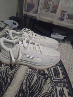 Under Armour Street Mirage Men's size 9.5, wide shoes