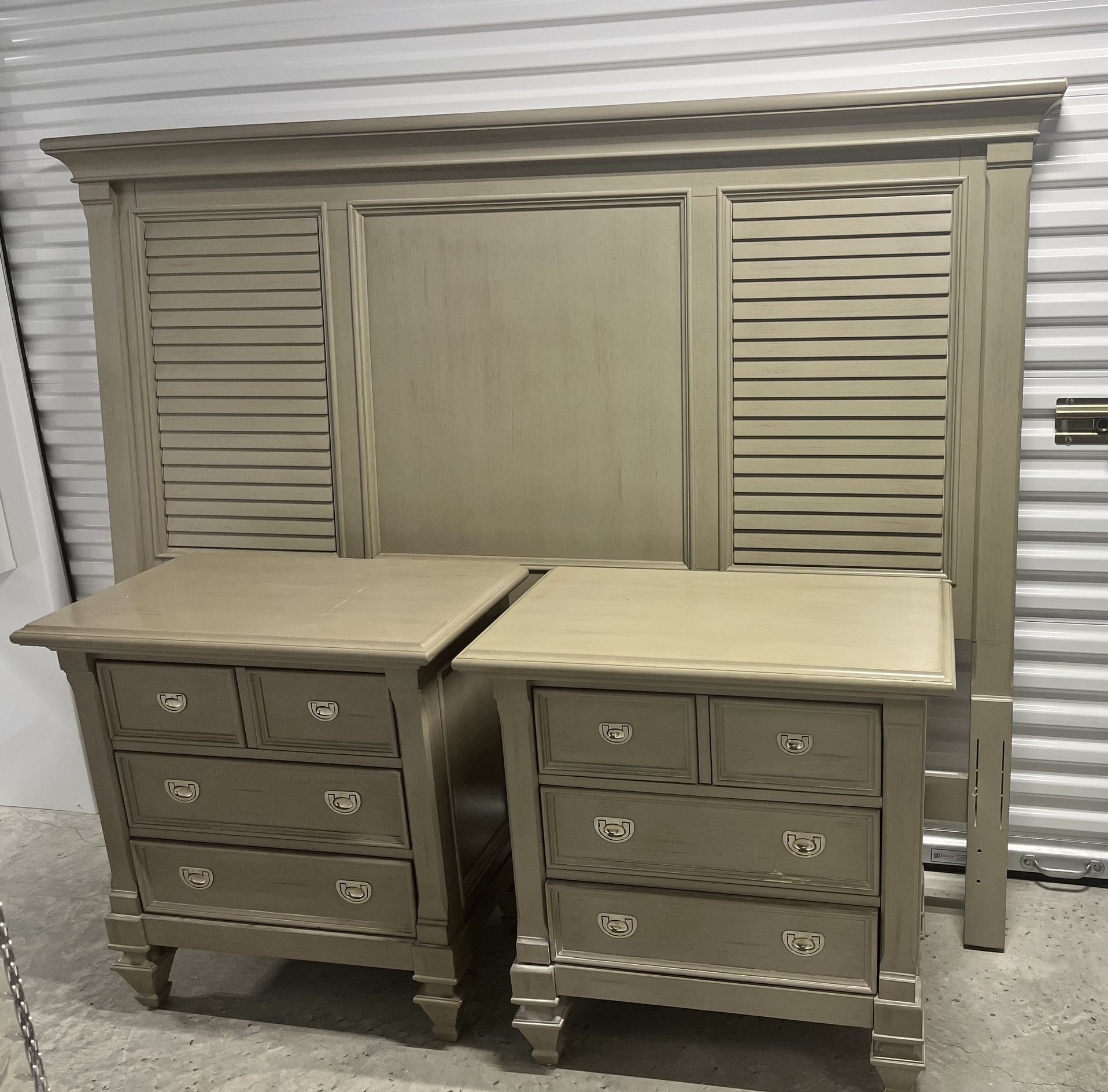 Fully Furnished Gray Oak Bedroom Furniture Set