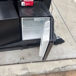 Mini Fridge / Freazers 