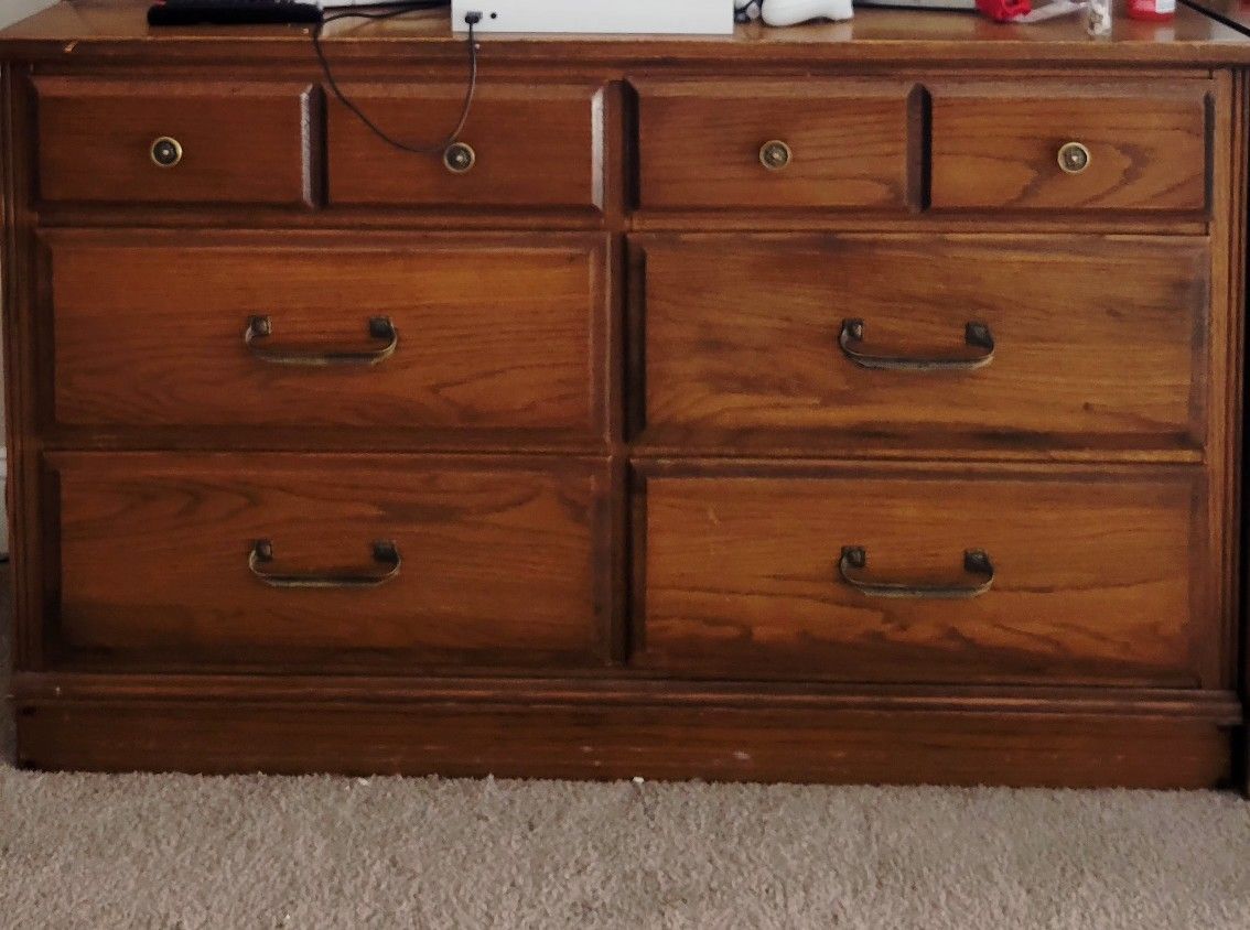 Solid Wood Dressing Table With Mirror