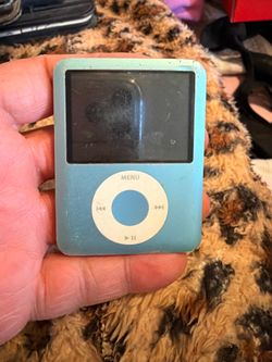 Apple iPod Nano 8GB Blue – Vintage Apple Music Player