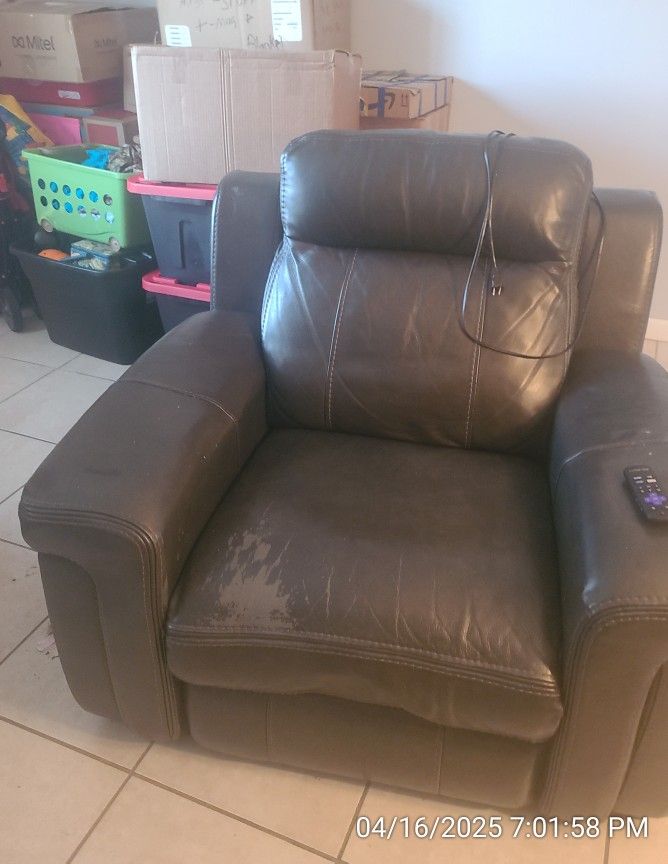 Recliner and 3 shelves
