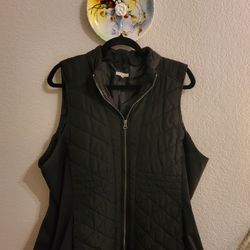 Maurices black quilted vest Size 1X