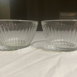 Pyrex 3 Cup Ribbed Mixing Bowl