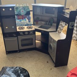 Play kitchen