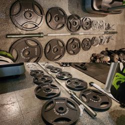 NEW 300LB OLYMPIC WEIGHTS STEEL 2" WEIGHT PLATES + 7FT BAR & CLIPS

