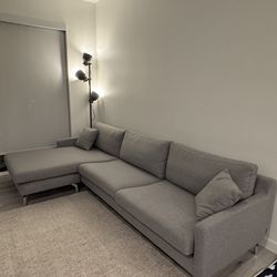 Harjun 2 Secrional Sofa