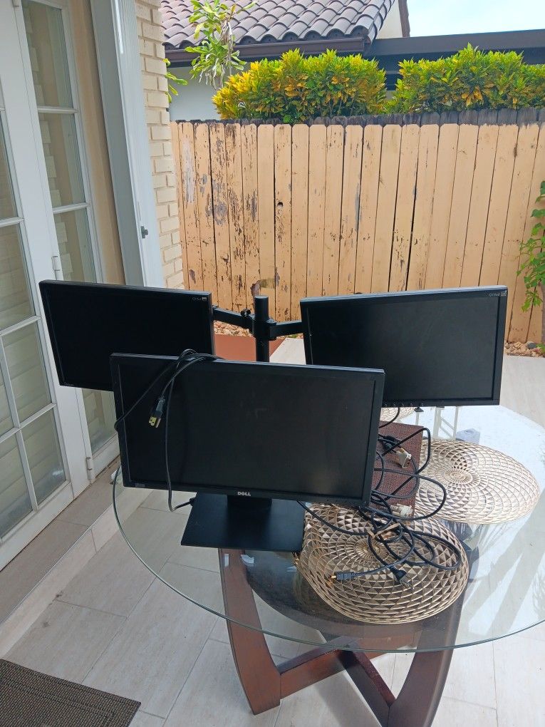 3 Monitors And 1 Arm Brakect