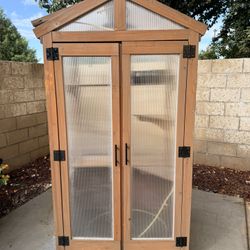 Yardistry Outdoor Greenhouse - with Water System 