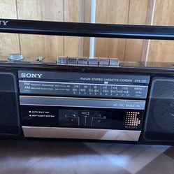 VINTAGE SONY BOOMBOX CFS-210- SOUNDRIDER- GOOD CONDITION 