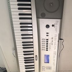 Yamaha Ypg 235 Piano Keyboard 