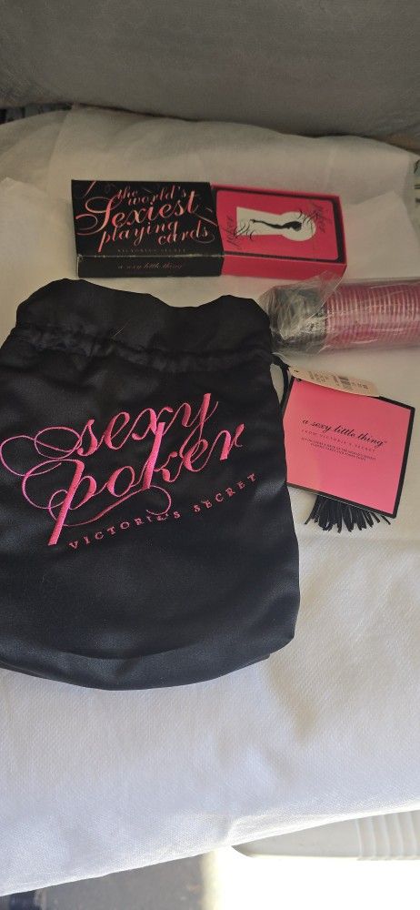 Victoria Secret - Poker Set - Still In Wrapper