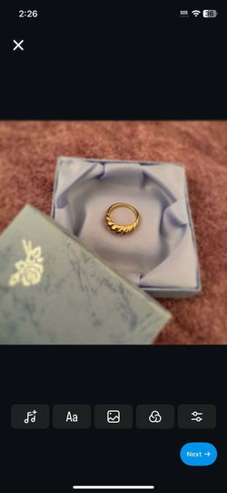 $600 Gold Ring