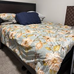 Free. Bedframe 