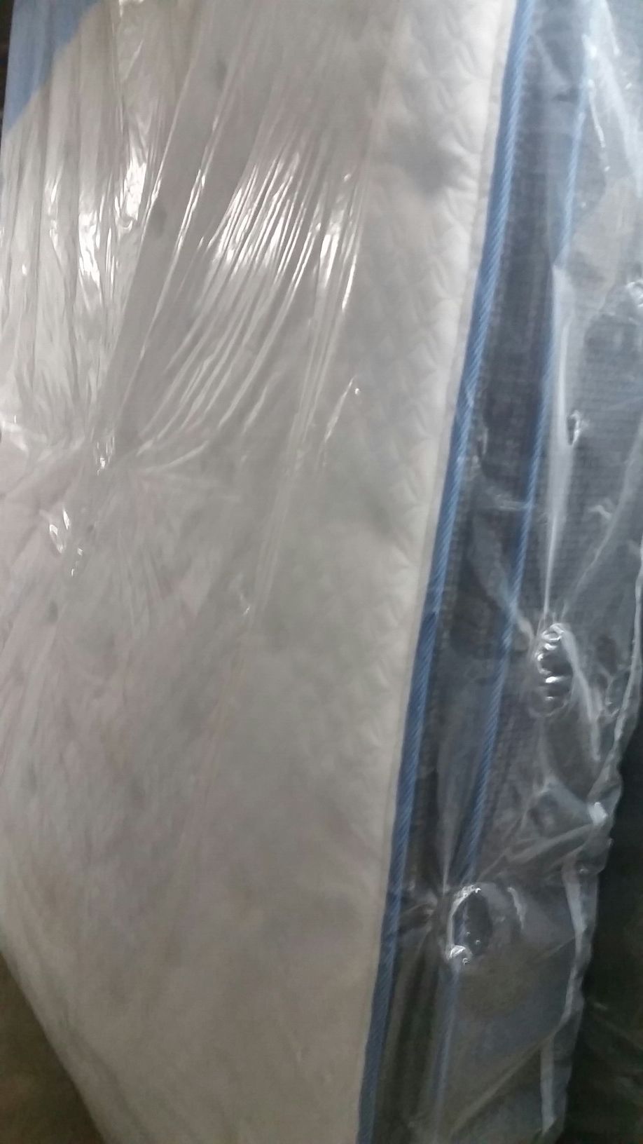 SLEEP PILLOW TOP QUEEN SIZE MATTRESS