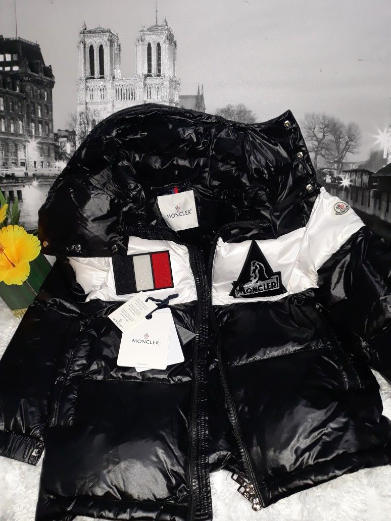 MONCLER 