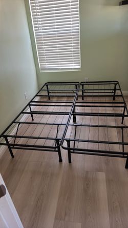 Queen metal bedframe