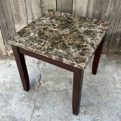 2 End Tables 