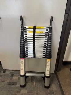 15.5 Ft Telescoping Ladder, SocTone Aluminum with Non-Slip Feet, 330lbs Max Capacity, Collapsible Ladder with Hooks for RV or Outdoor Work 💰88$