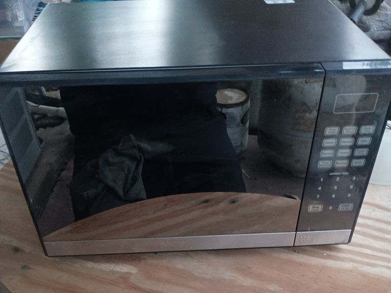 Oster Microwave