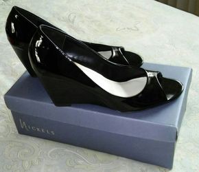 Nickels Black shoes (Size: 7.5M)