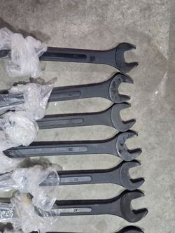 Oversized metric wrench set