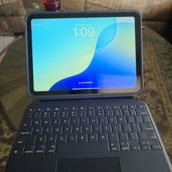 Apple Ipad 10th Gen 256 GB With Case And Apple Pencil