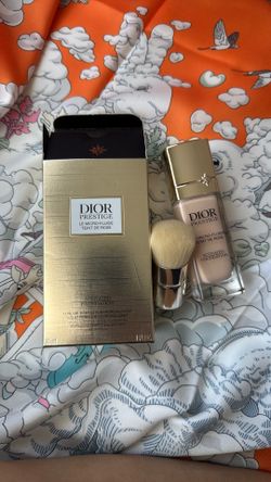 Dior prestige face foundation brand new with kabuki brush AMAZING authentic