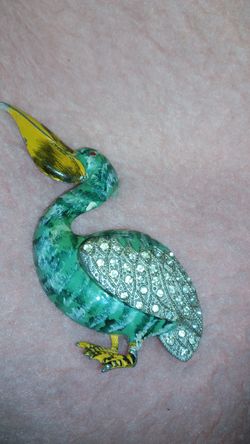Pelican pin brooch