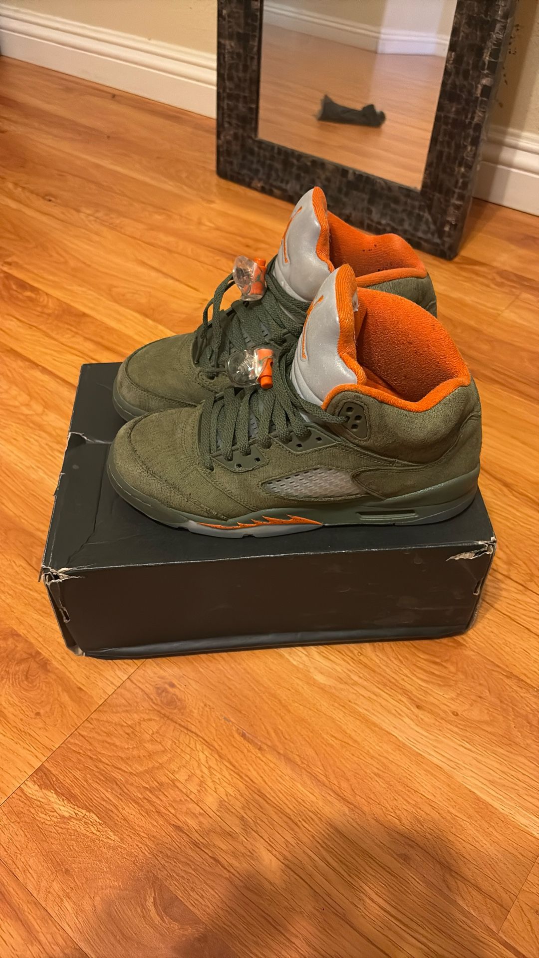Jordan 5 Size 7 Army Olive/solar Orange
