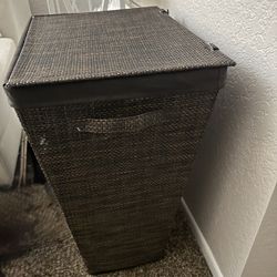 Wicker Hamper With Laundry Bag