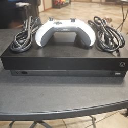 Xbox One X 1TB