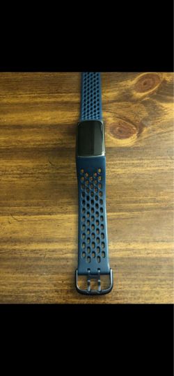 Fitbit Charge 5 / 6 Fitness Tracker Watch w/ sport band