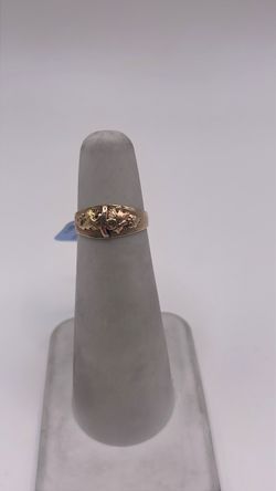 10k gold band ring with leaf detail