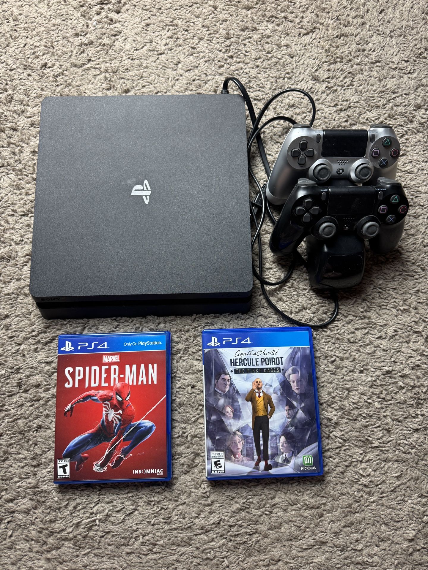 Ps4 With 2 Wireless Controller, Charging Station And 2 Games