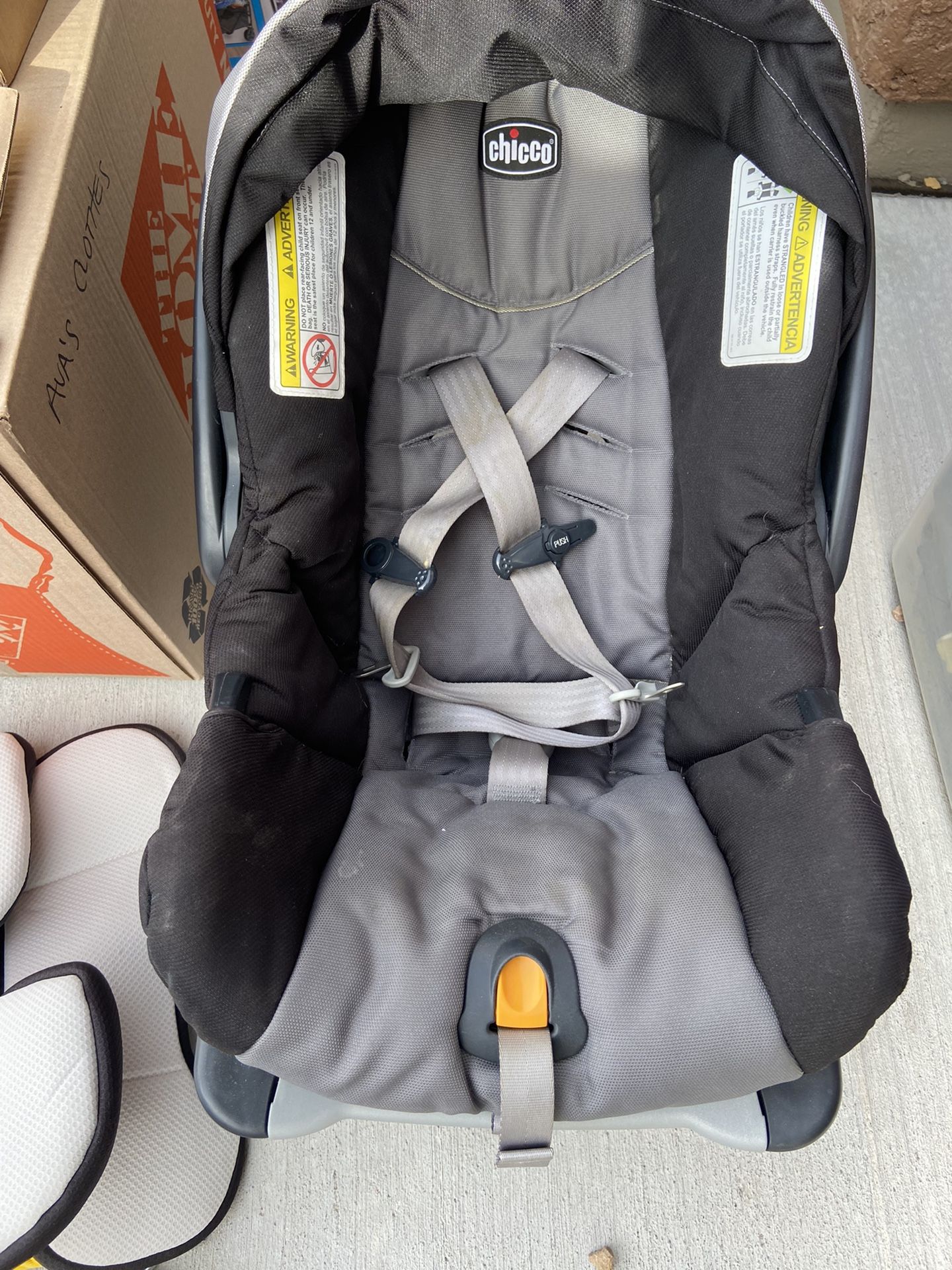 Chicco magic hotsell car seat