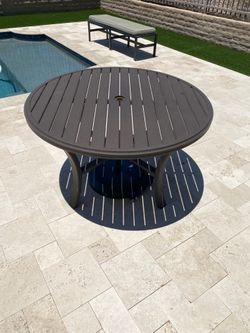 TROPITONE PATIO TABLE