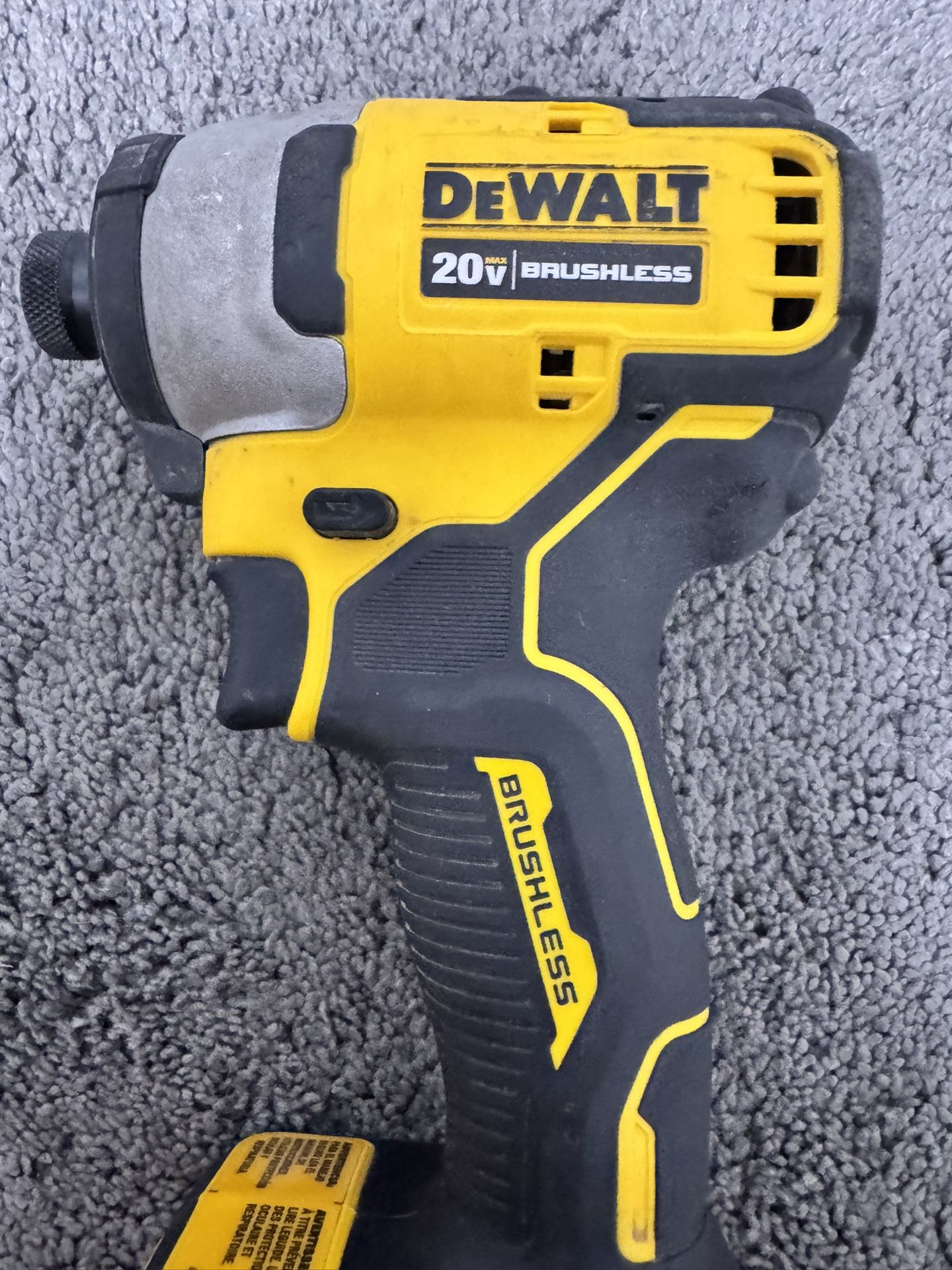 DeWalt Cordless 1/4 Impact Drill With Battery