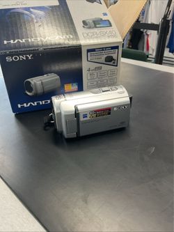 Sony Handycam DCR-SX40 camcorder