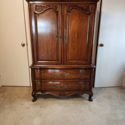 bedroom set.  3 pieces