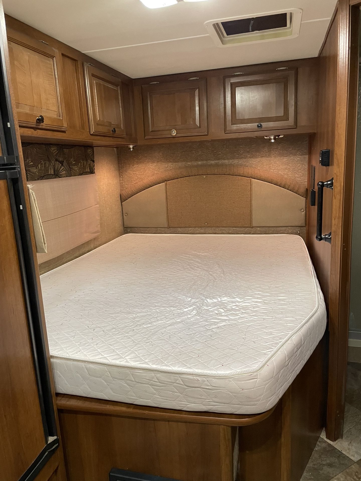 2015 Coachman Leprechaun for Sale in Los Angeles, CA OfferUp