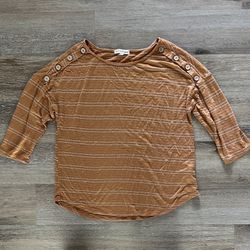 Above And Beyond 3/4 Sleeve Top Women's Size L Button Design  
