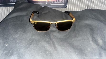 Ray-Ban Clubmaster Sunglasses Gold Frame